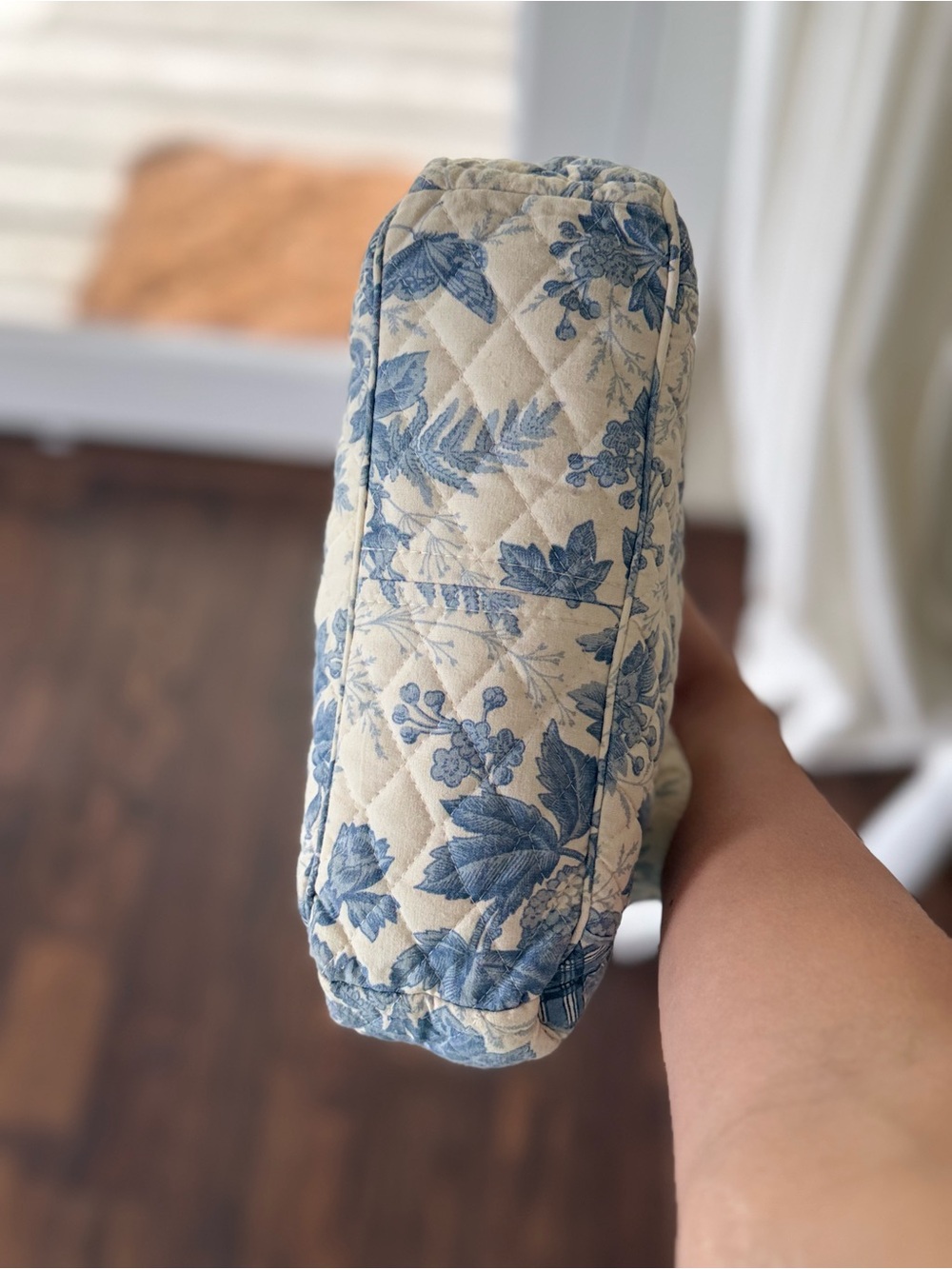 Rare Vintage Vera Bradley Tote Bag Blue Toile Pattern Quilted Cotton White - Picture 8 of 10